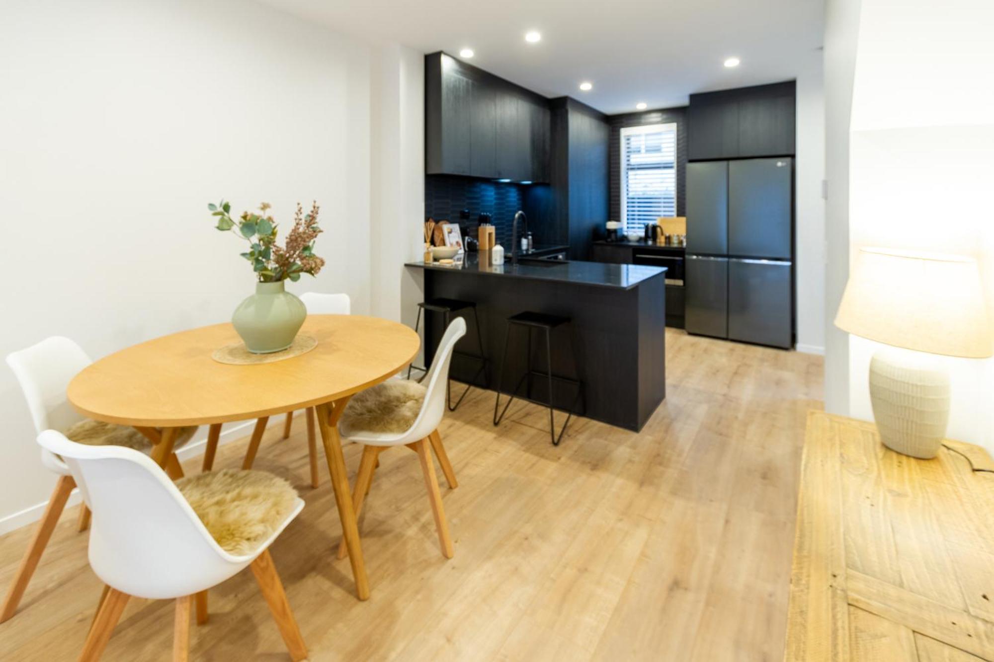 Stylish 3 Bedroom Home In Prime City With Garage Крайстчёрч Экстерьер фото