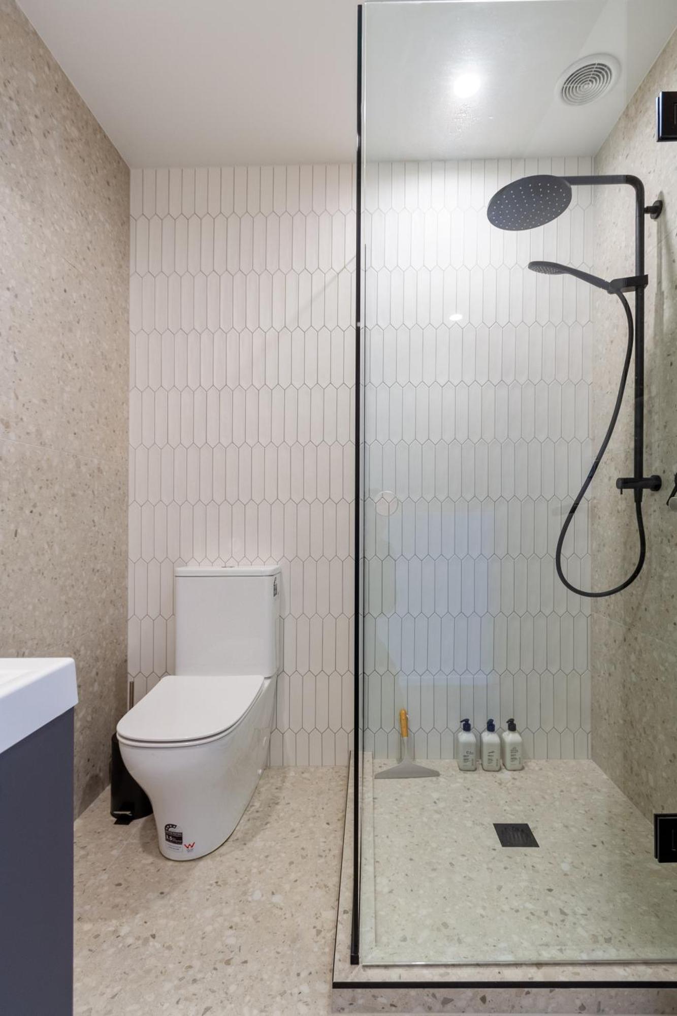 Stylish 3 Bedroom Home In Prime City With Garage Крайстчёрч Экстерьер фото
